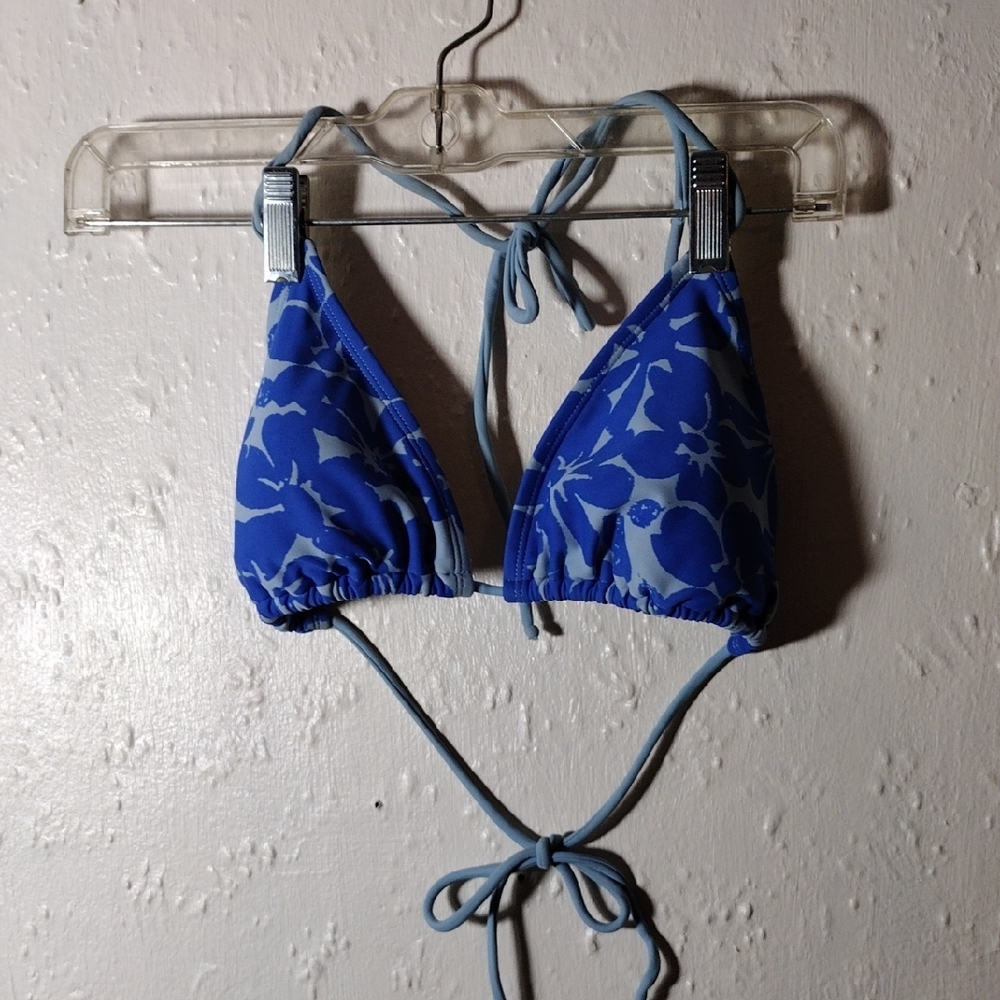 O2 gym, Size XL,Blue Floral Bikini Top